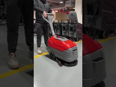 FS17B 바닥 스크러버는 쉽게 접고 저장할 수 있습니다.